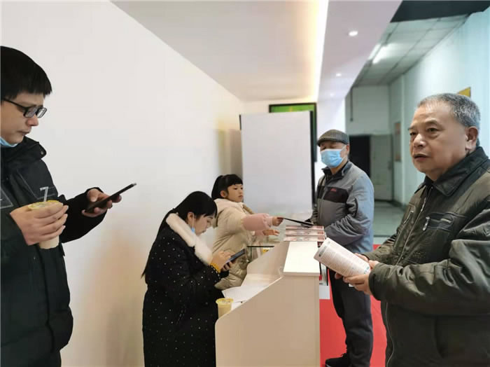 四川中青旅綿陽(yáng)分社、綿陽(yáng)市中旅假日旅行社、綿陽(yáng)自來(lái)文化傳播有限公司24H自助售貨服務(wù)盛大開(kāi)業(yè)