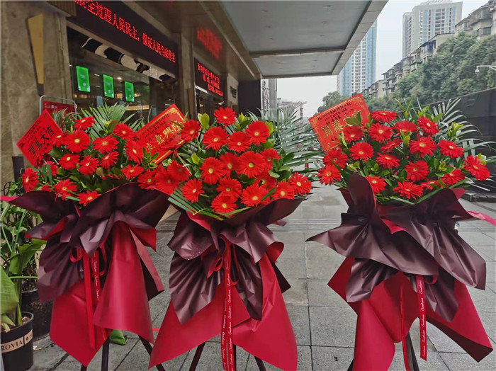 四川中青旅綿陽(yáng)分社、綿陽(yáng)市中旅假日旅行社、綿陽(yáng)自來(lái)文化傳播有限公司24H自助售貨服務(wù)盛大開(kāi)業(yè)